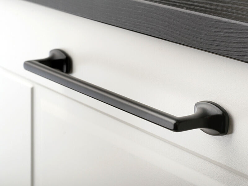 Úchytka Menfi 160 černá matná 